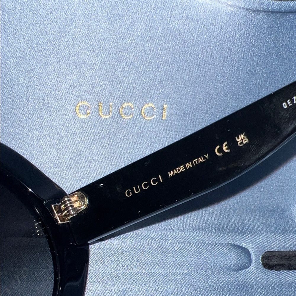 Gucci Black Sunglasses with Logo Case Big face🔥🔥🔥 make a offer. These are new😎 - Picture 2 of 9